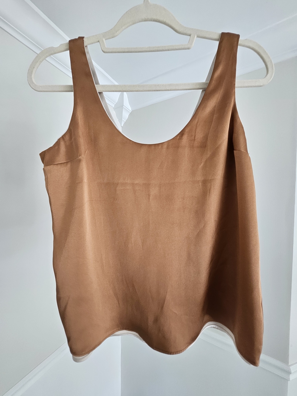 Reversable XS Express Cream/Tan Satin Scoop Neck Tank - Picture 2 of 9